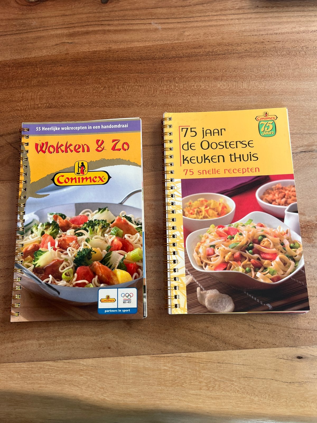 Conimex Wokken & Zo en 75 Jaar Oosterse Keuken Kookboeken, Ophalen of Verzenden, Gelezen, Azië en Oosters, Voorgerechten en Soepen