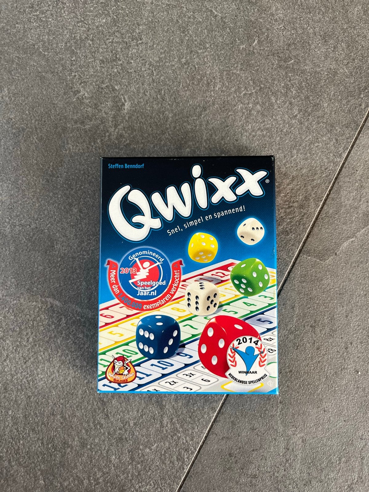 Qwixx dobbelspel - Snel, simpel en spannend!, Een of twee spelers, Ophalen of Verzenden, Zo goed als nieuw