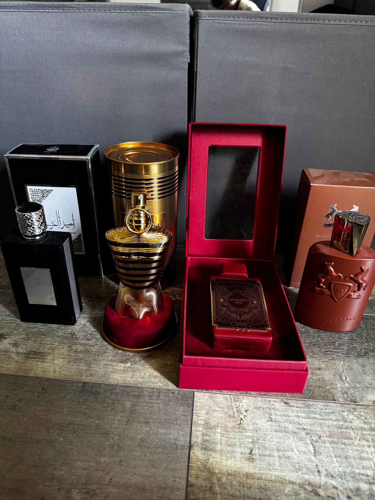 Parfum te koop, Ophalen, Zo goed als nieuw, Overige materialen, Minder dan 25 cm