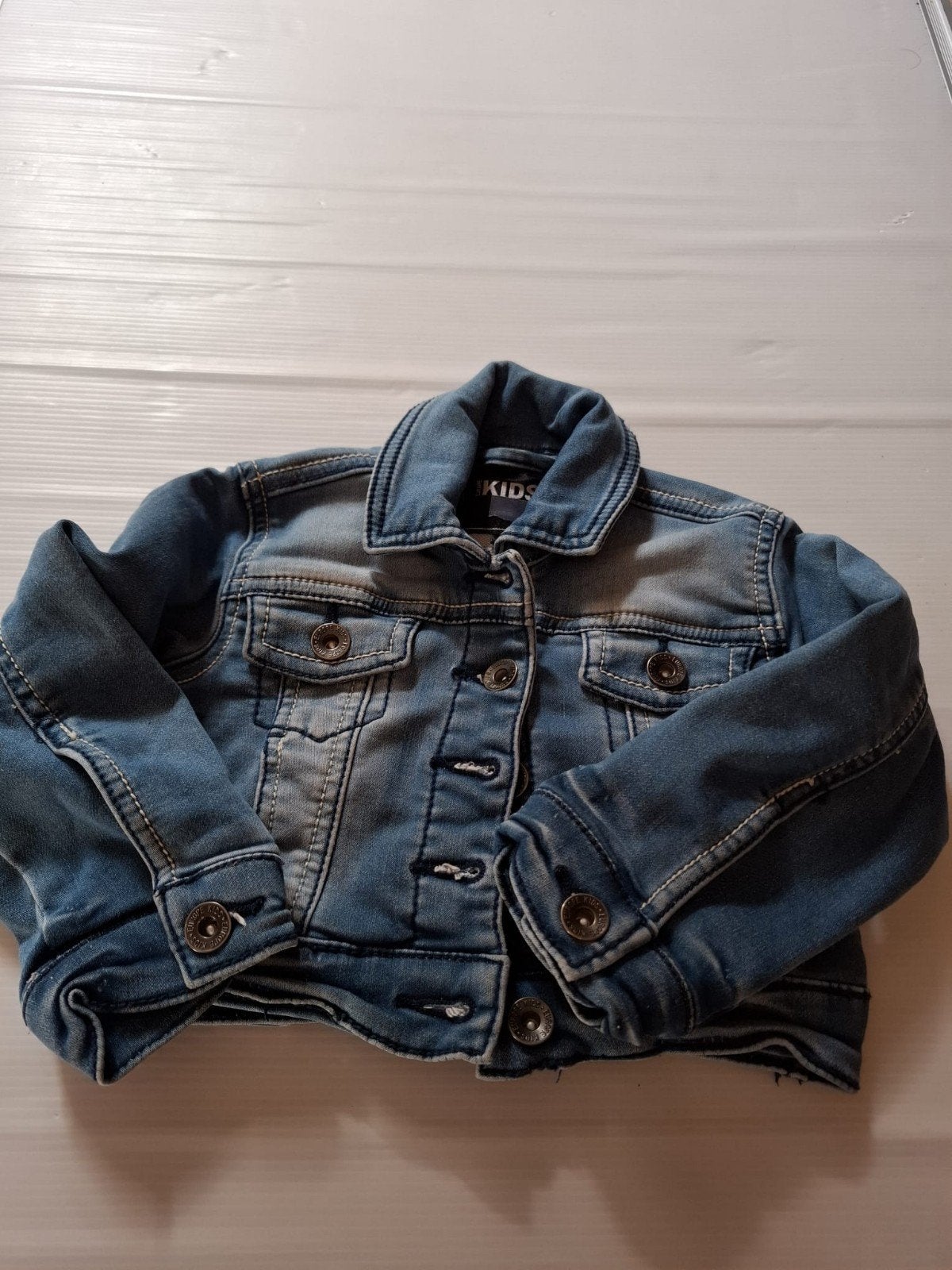 Stoere spijkerjas voor kinderen - Maat 92, Kinderen en Baby's, Kinderkleding | Maat 92, Ophalen of Verzenden