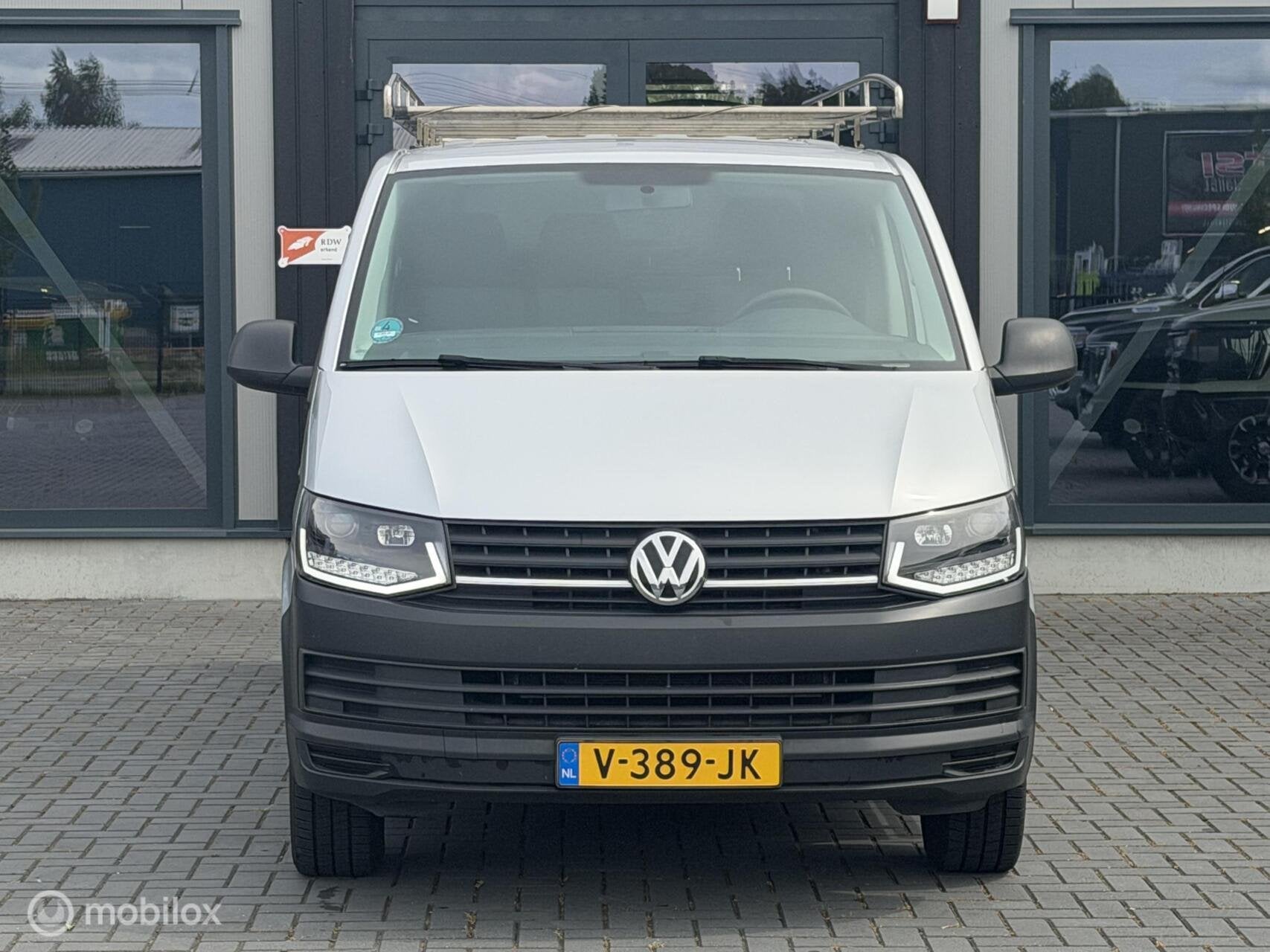 Volkswagen Transporter 2.0 TDI L2H1 140pk 2017, Voorwielaandrijving, Stof, Gebruikt, Euro 6