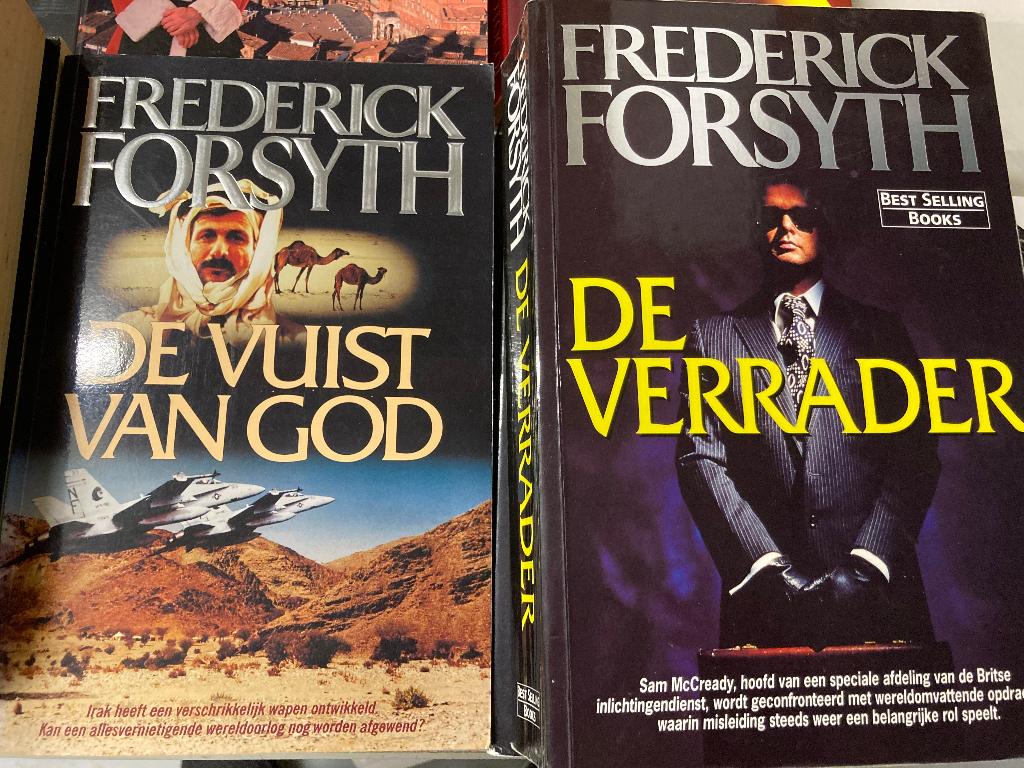 T.K. nog 12 boeken van Frederick Forsyth zie actuele lijst, Ophalen of Verzenden, Gelezen, Frederick Forsyth
