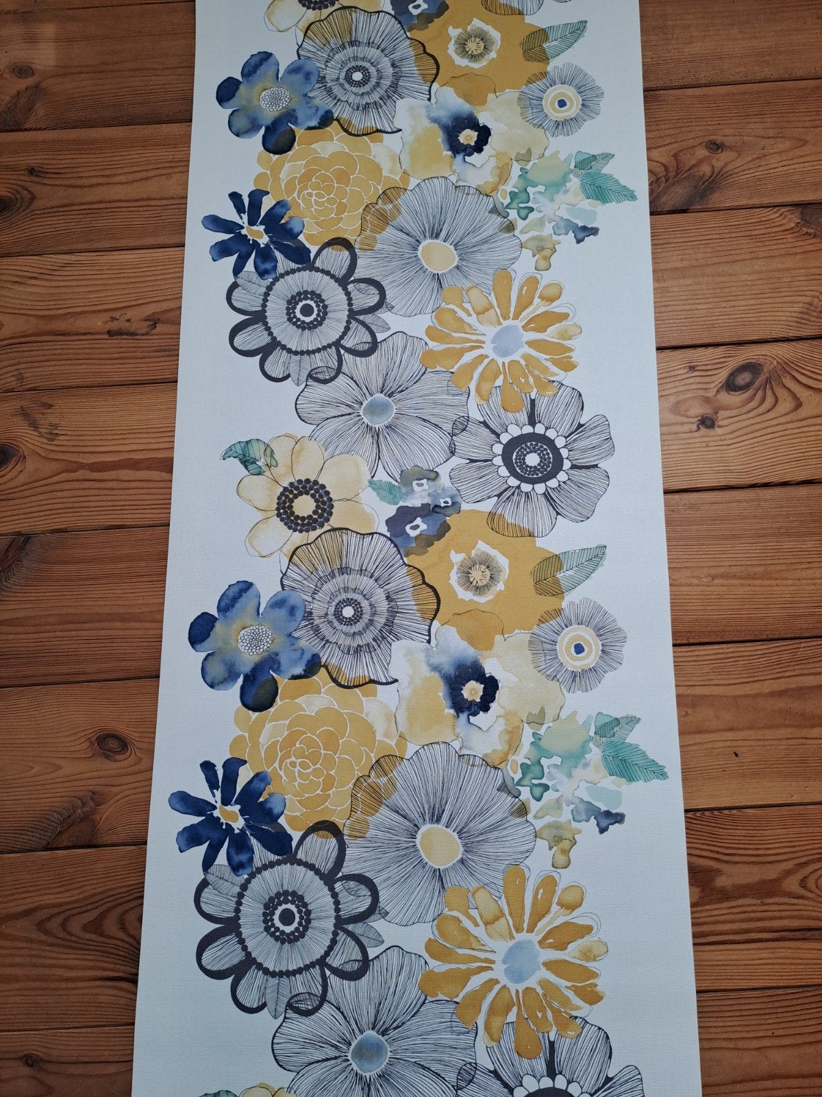 bloemen behang (blauw, geel, wit en zwart), Huis en Inrichting, Bloemen, Ophalen of Verzenden, Vliesbehang, Overige merken