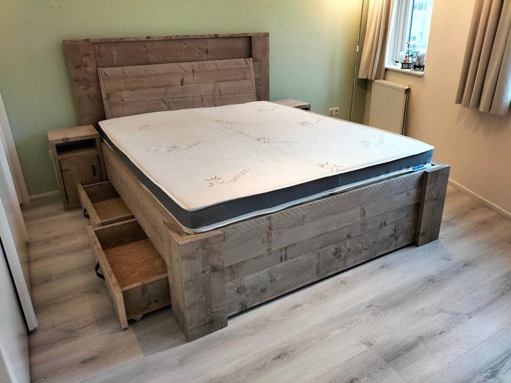 Tweepersoonsbedden van steigerhout, Overige kleuren, Verzenden, Steigerhout, Landelijk