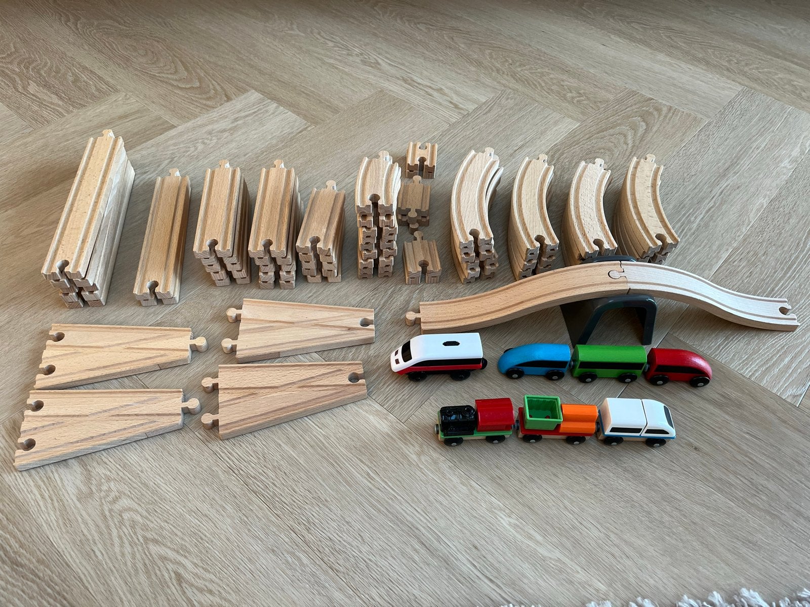 IKEA Lillabo houten treinset 75-delig met elektrische trein, Ophalen of Verzenden, Gebruikt