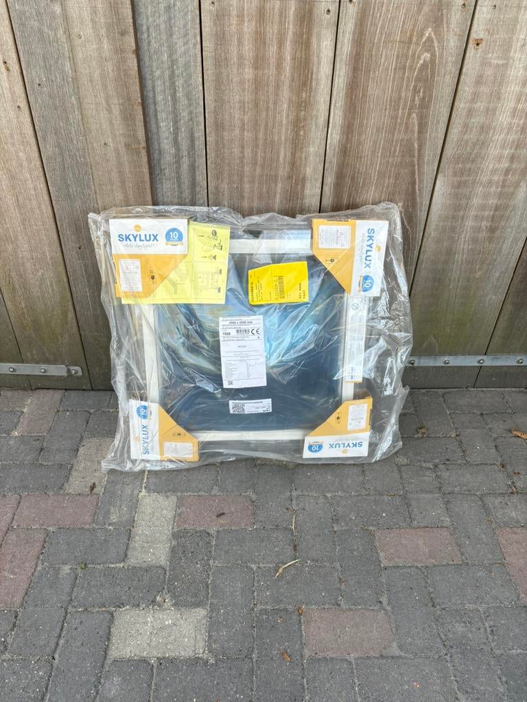 SKYLUX ACRYLAAT LICHTKOEPEL DUBBELWANDIG 0500 X 0500 MM, Kunststof, P, Zwart, P