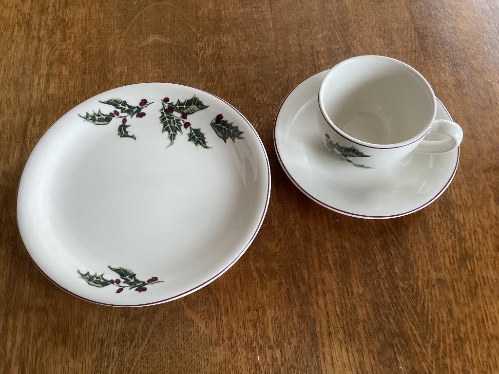 kop en schotel + ontbijtbord /Kerst /( van Cleef ), Huis en Inrichting, Ophalen of Verzenden, Zo goed als nieuw, Overige stijlen