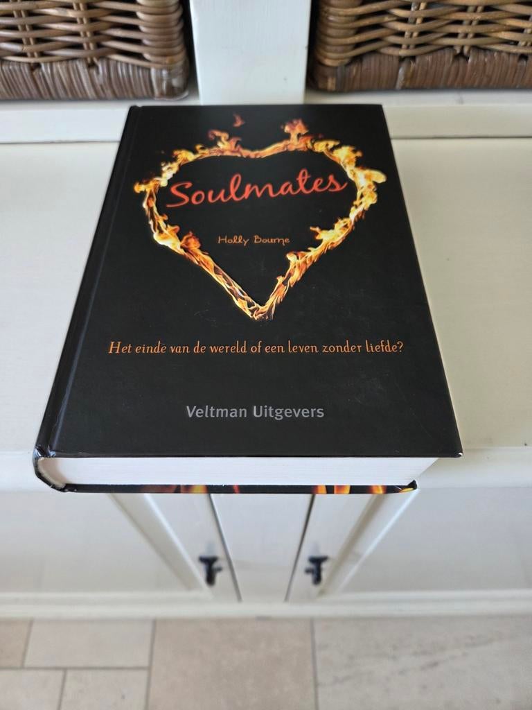Holly Bourne - Soulmates, Boeken, Ophalen of Verzenden, Gelezen, Holly Bourne