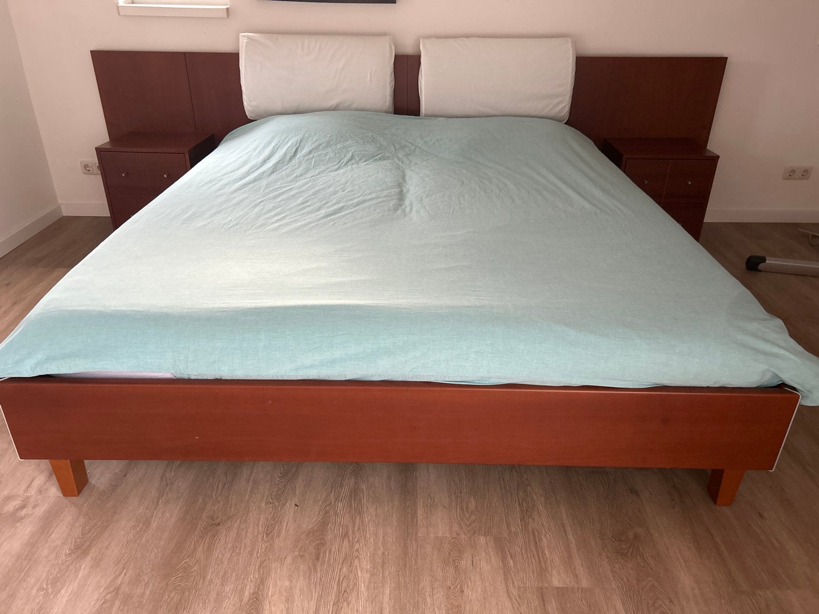 Tweepersoonsbed met nachtkastjes, Ophalen, Gebruikt, Bruin, Tweepersoons
