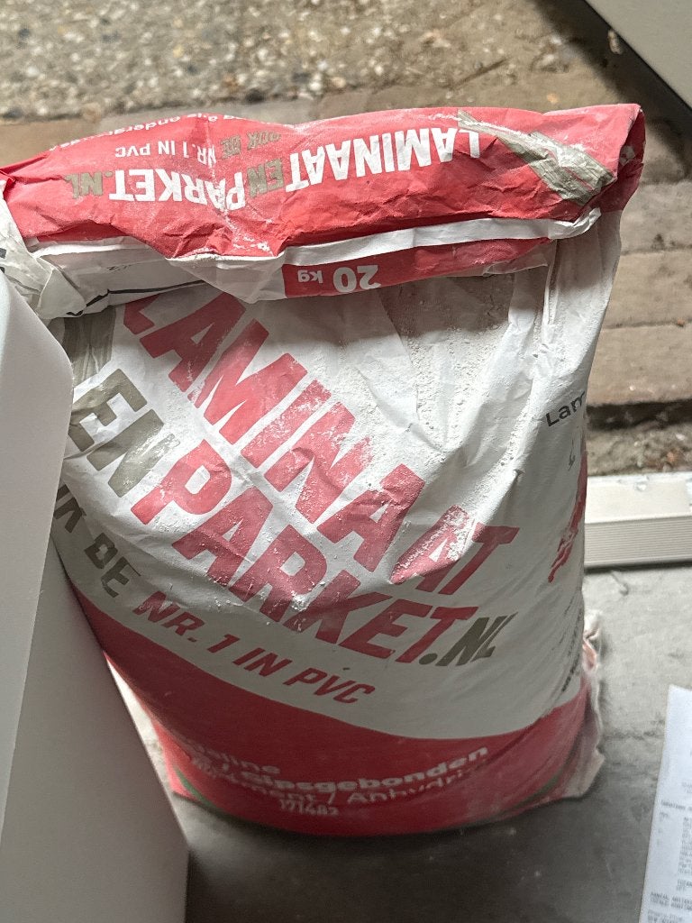 Zak egaline Laminaat & Parket aangebroken : 18kg ongeveer, Ophalen, Overige materialen, Gebruikt, 50 tot 150 cm