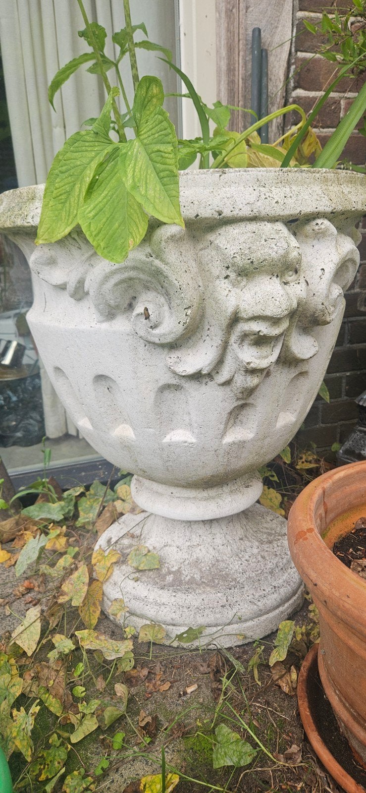 Betonnen bloempotten - twee stuks, Ophalen, Gebruikt, 40 cm of meer, Rond