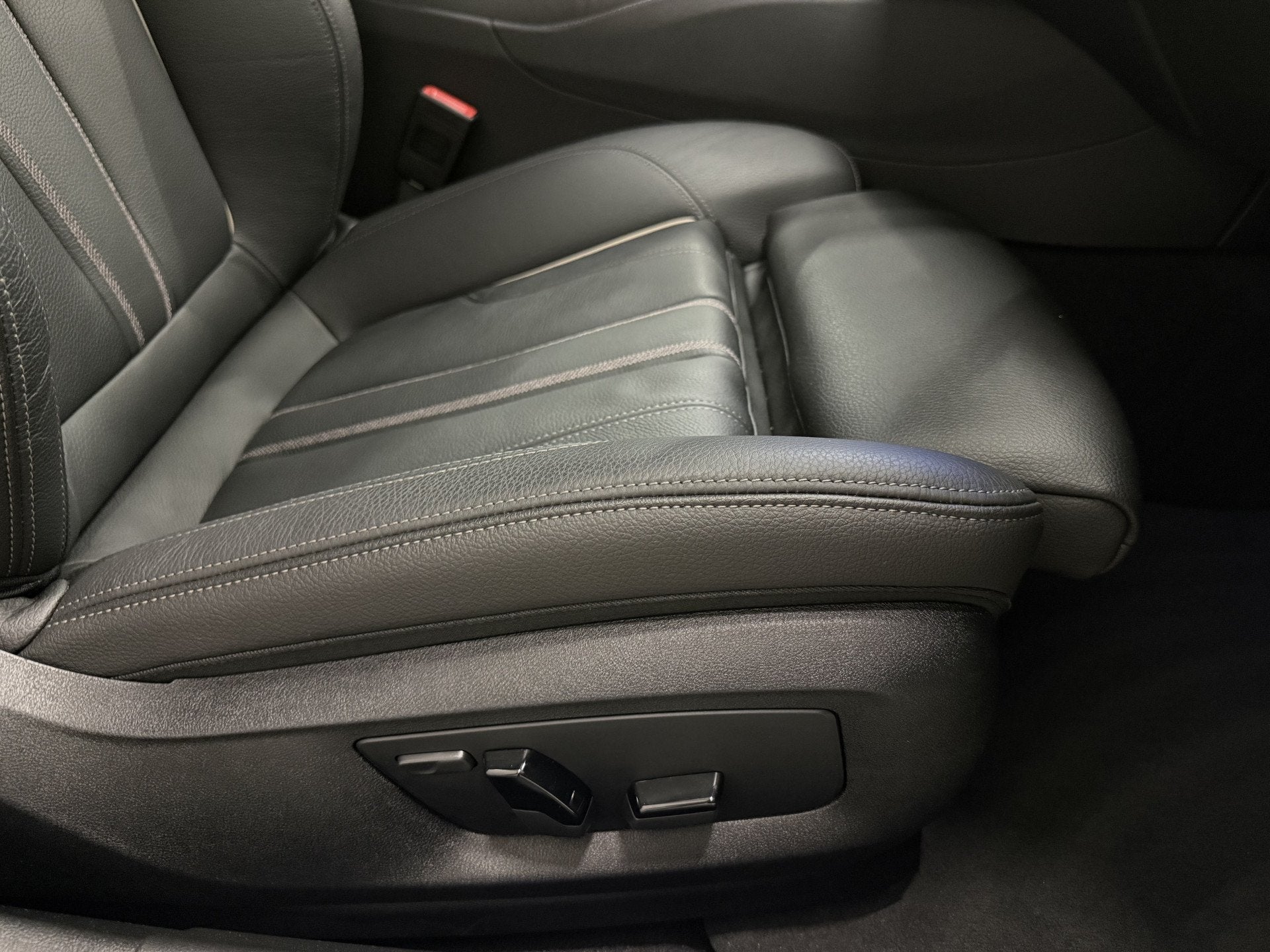 Foto 44 van BMW 5 Serie Touring 530e xDrive High exe PANO/TREKHAAK/H&K/L