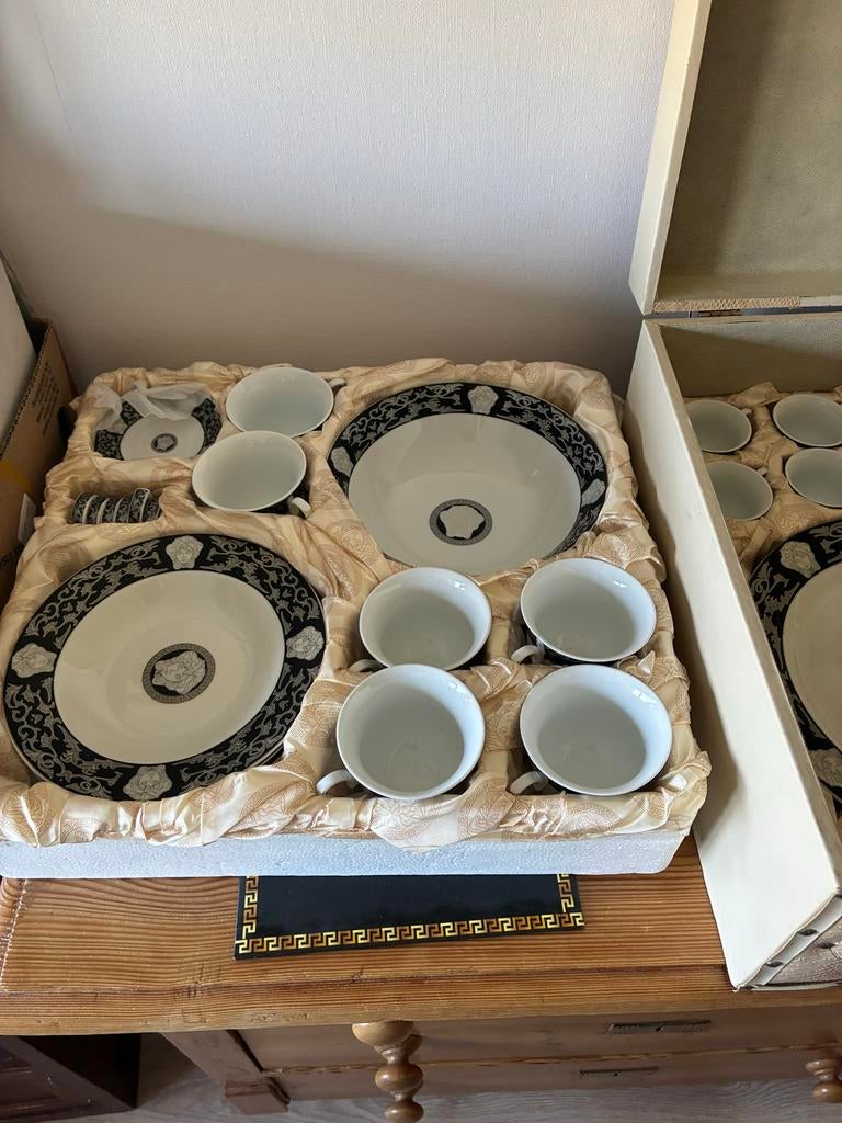 Versace servies set in koffer - 6 persoons, Antiek en Kunst, Ophalen