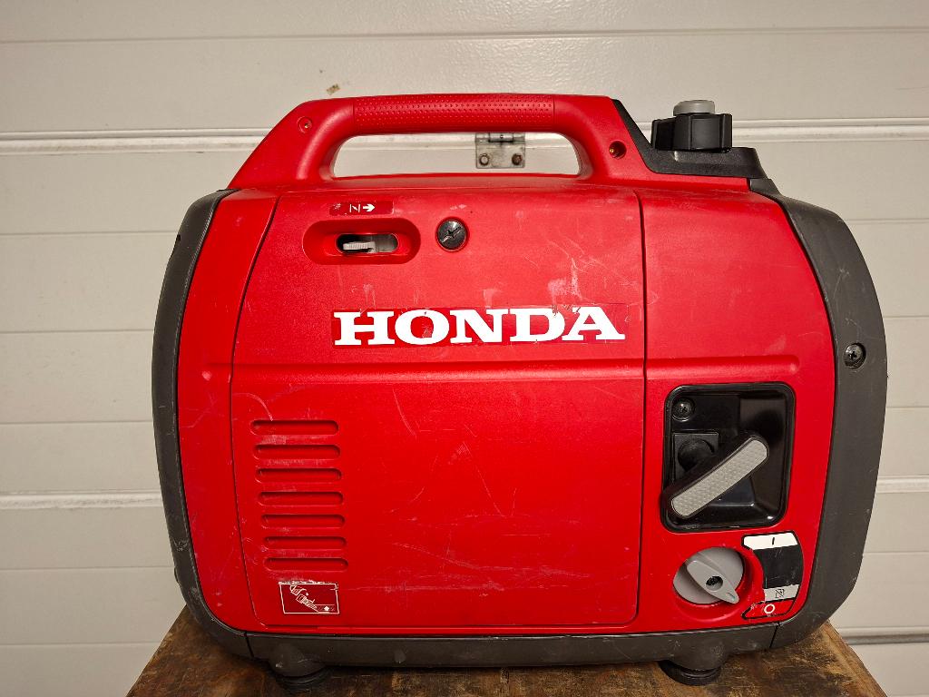 honda eu22i inverter aggregaat /generator, Benzine, Ophalen of Verzenden, Zo goed als nieuw, Geluidgedempt