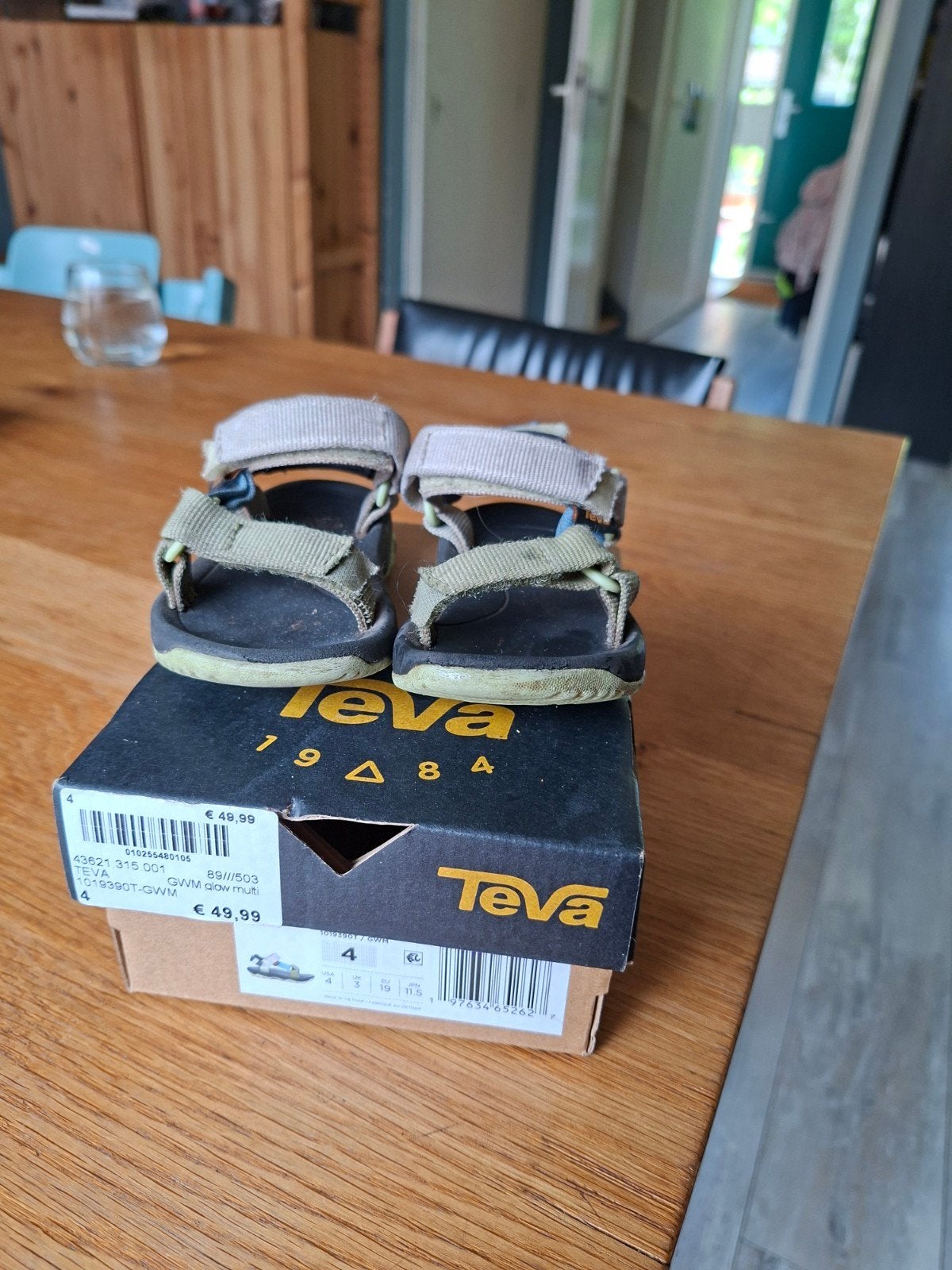 Teva's maat 19, Ophalen of Verzenden, Zo goed als nieuw, Jongetje of Meisje