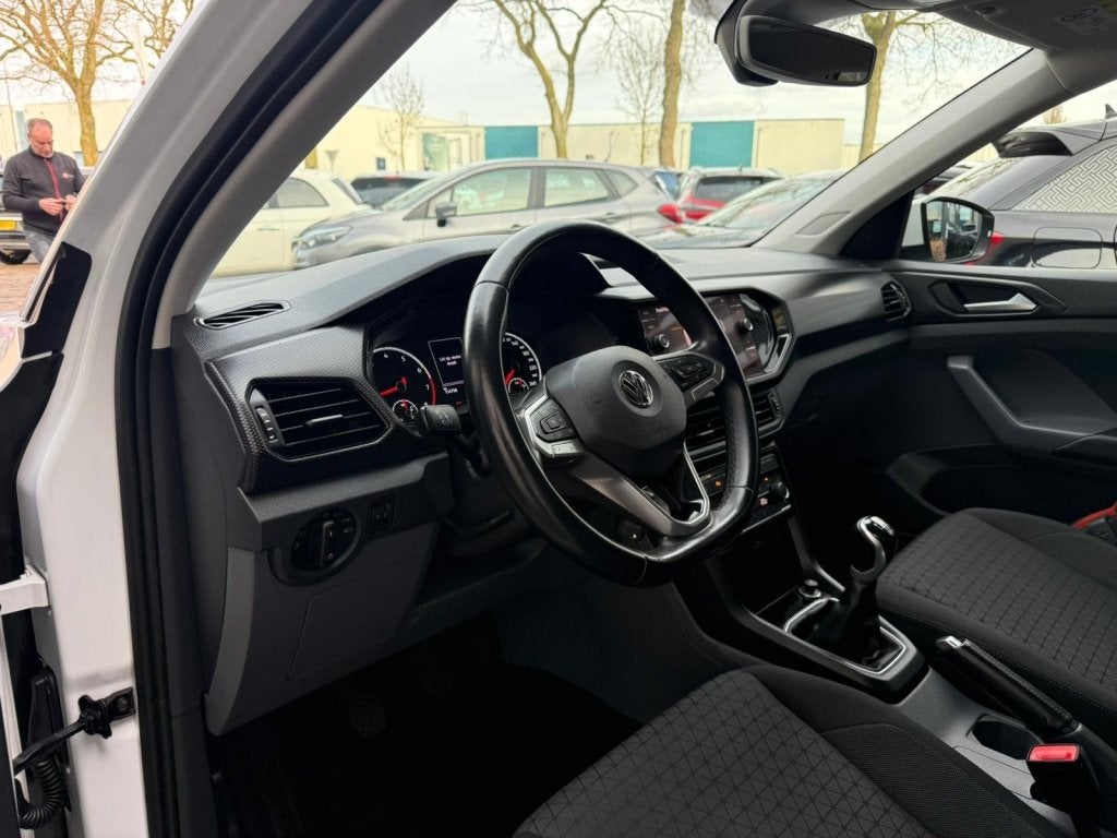 Volkswagen T-Cross 1.0 TSI R-Line (bj 2020), Voorwielaandrijving, T-Cross, Gebruikt, Euro 6