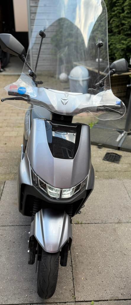 Yadea t9l met twee accu’s, Fietsen en Brommers, Scooters | Overige merken, Ophalen, Gebruikt, Maximaal 45 km/u, Elektrisch