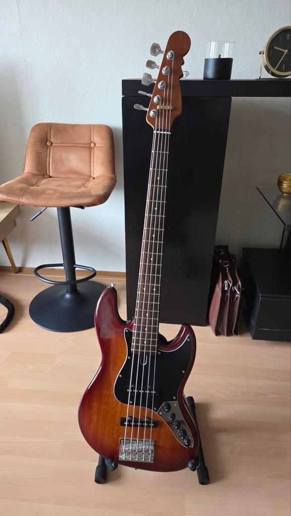 Sire Marcus Miller V3 (2nd gen) basgitaar - unieke headstock, Ophalen, Gebruikt, Elektrisch, 5-snarig