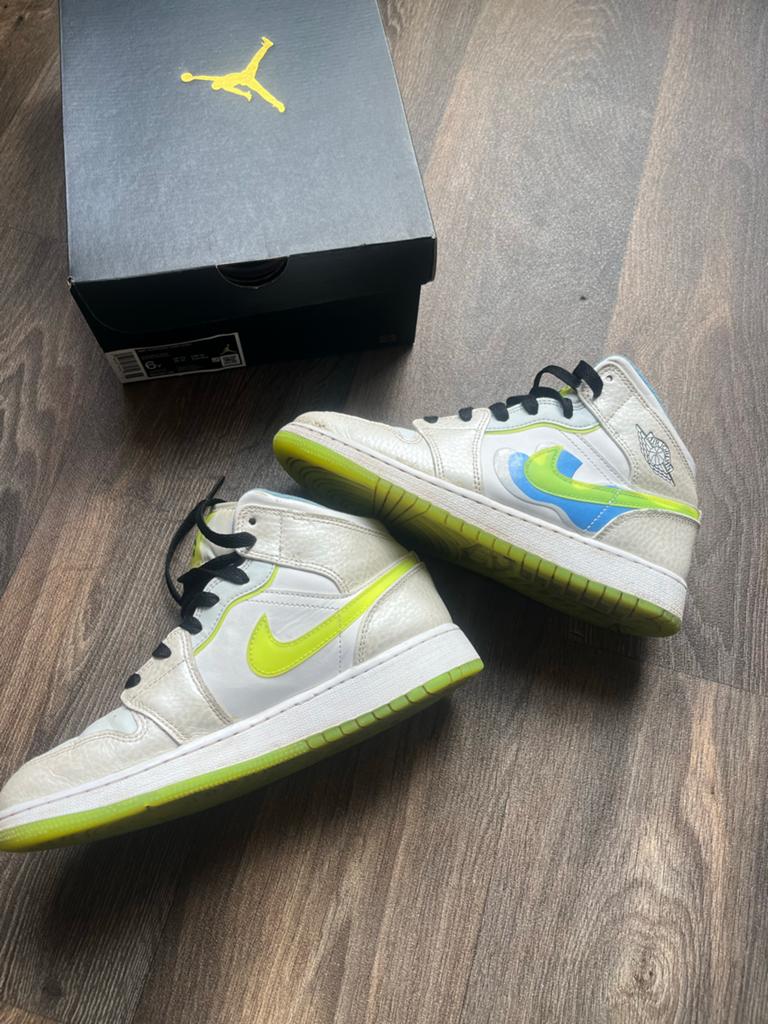 Nike Air Jordan 1 Mid X Warped Swoosh - Maat 38,5, Ophalen of Verzenden, Zo goed als nieuw