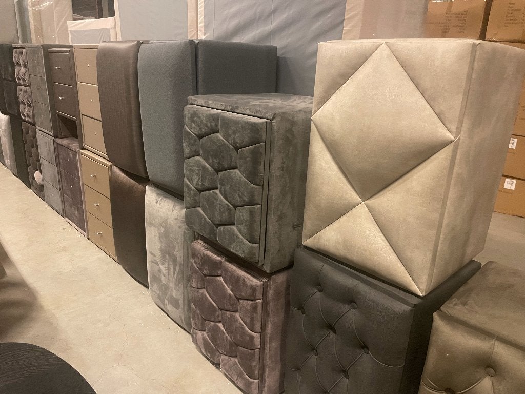 Nachtkastje €20,- Bedkist & Bench €50, Ophalen, Nieuw, Overige materialen, Minder dan 45 cm