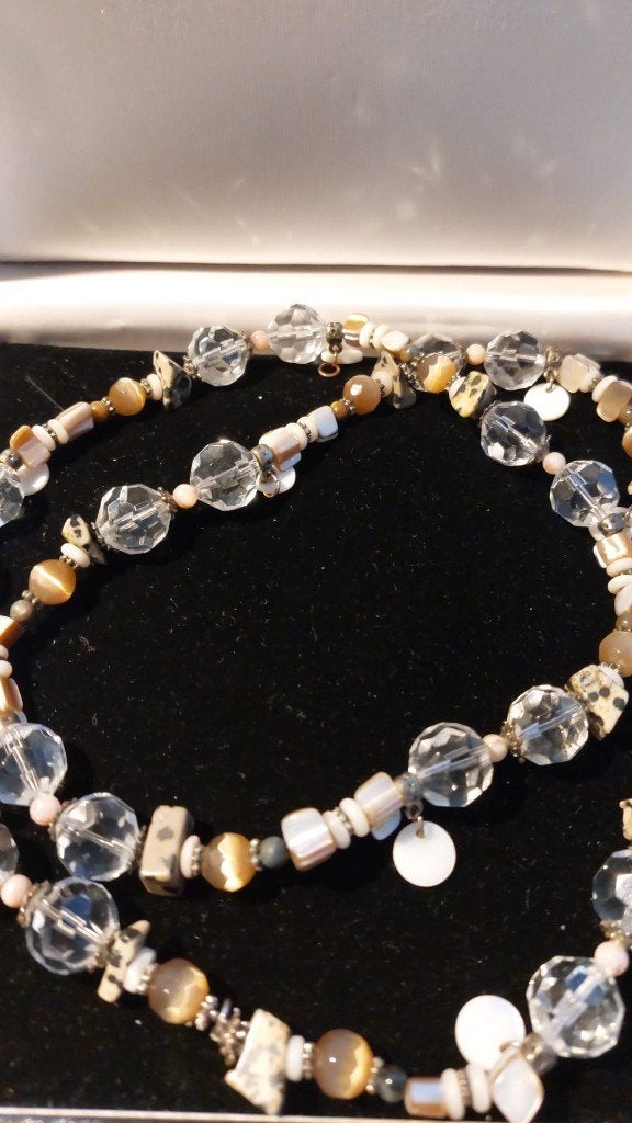 KETTING: camel & witte details*facet bol, Ophalen of Verzenden, Zo goed als nieuw, Wit, Kunststof