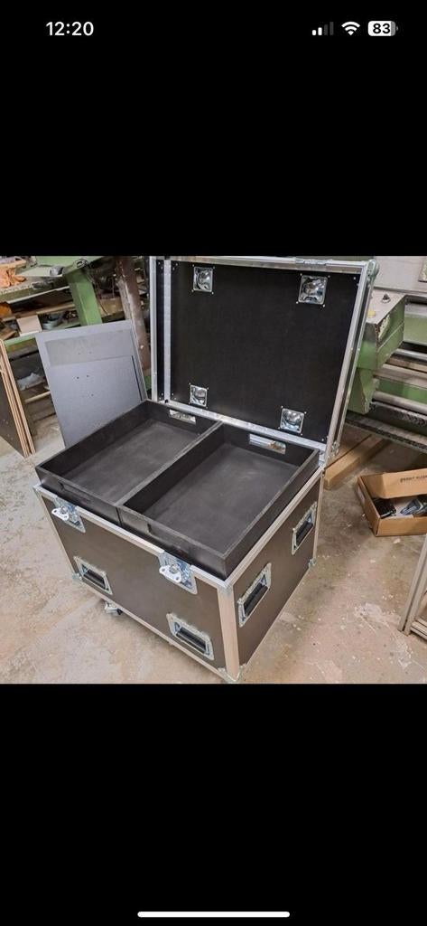 Stevige Flightcase met wielen en twee compartimenten, Ophalen of Verzenden, Gebruikt, Overige instrumenten, Flightcase