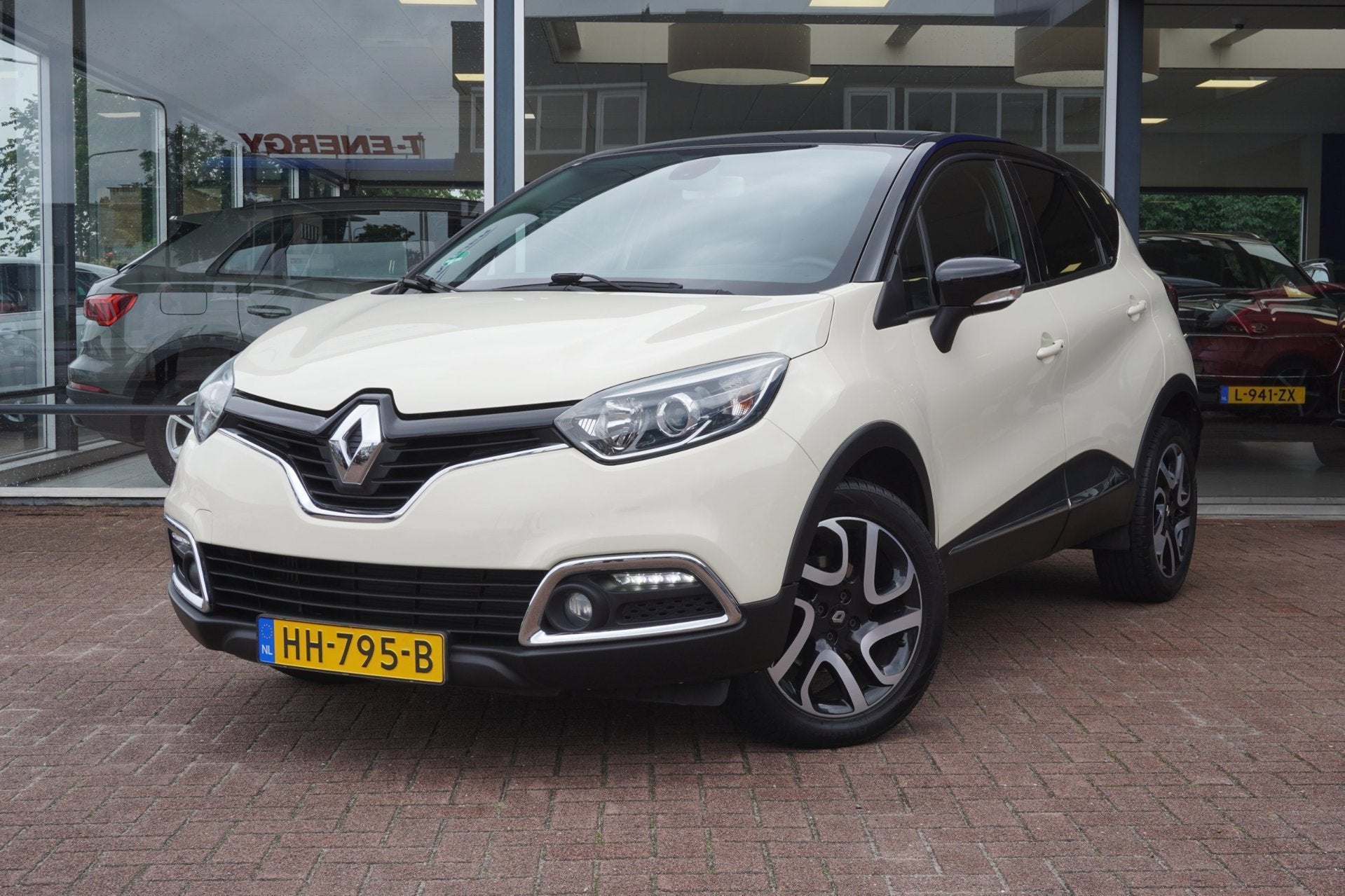 Renault Captur 1.2 TCe Dynamique| Automaat | Navigatie | Air, Stof, 4 cilinders, Wit, Origineel Nederlands