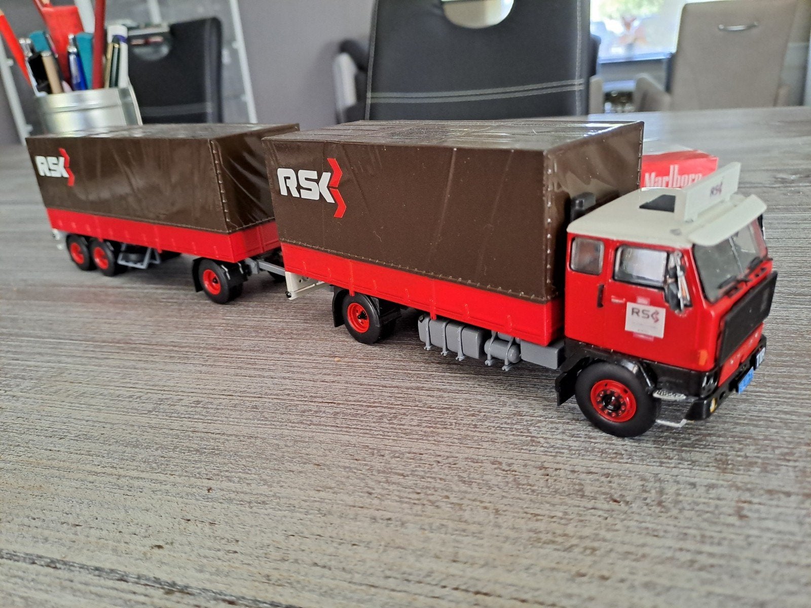 Tekno Volvo F89 combi RSK Venlo, Hobby en Vrije tijd, Modelauto's | 1:50, Ophalen, Zo goed als nieuw, Bus of Vrachtwagen, Tekno
