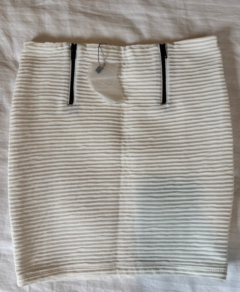 White Skirt – Stradivarius – Size M – New with Tags, Verzenden, Nieuw, Wit, Boven de knie