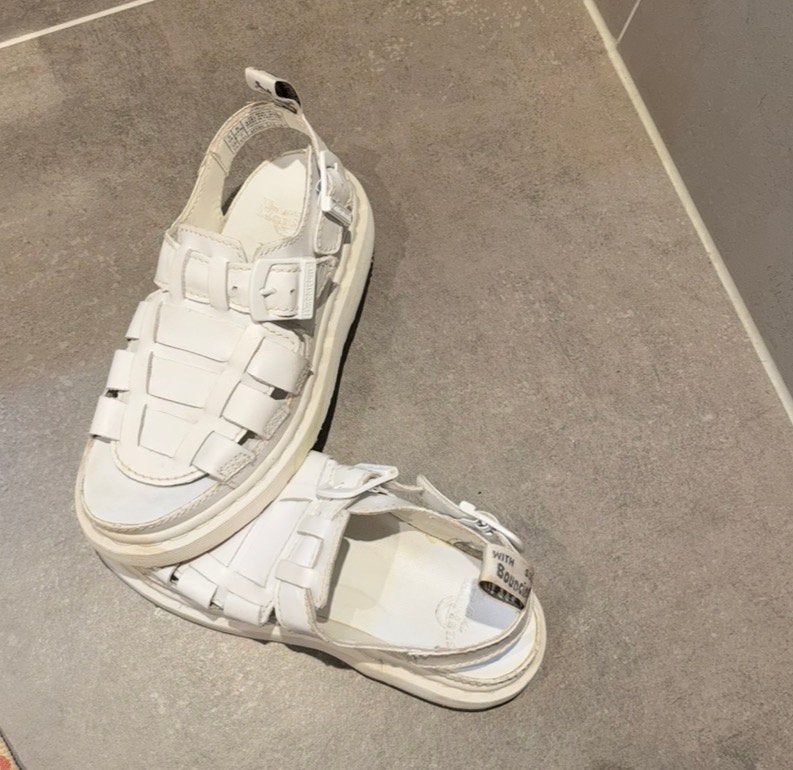 Dr martens sandalen, Ophalen of Verzenden, Zo goed als nieuw, Zwart, Sandalen of Muiltjes