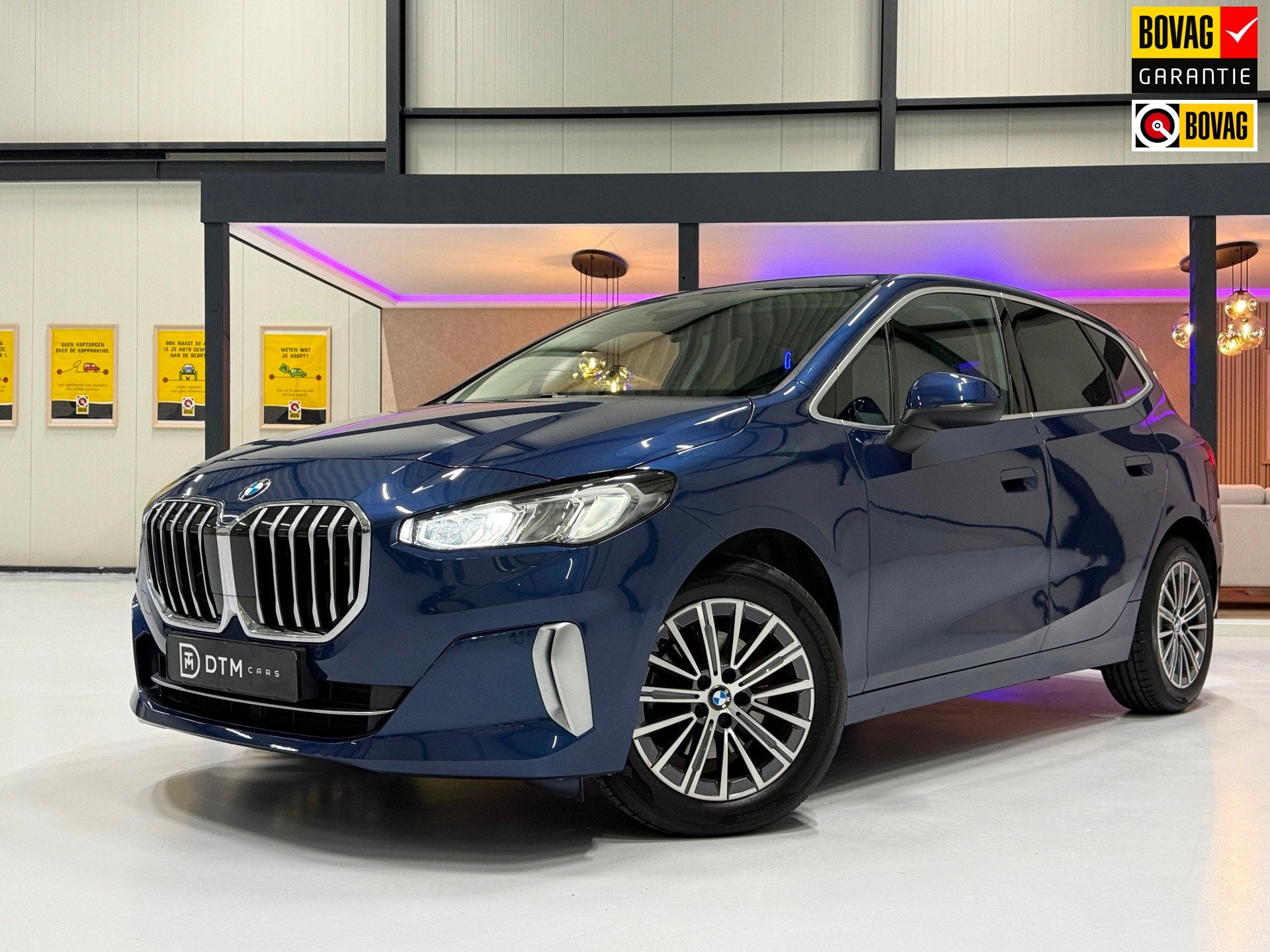 BMW 2-serie Active Tourer 218i AUT 2023 Navi Leder Trekhaak, Auto's, Automaat, Dealer onderhouden, Gebruikt, Blauw