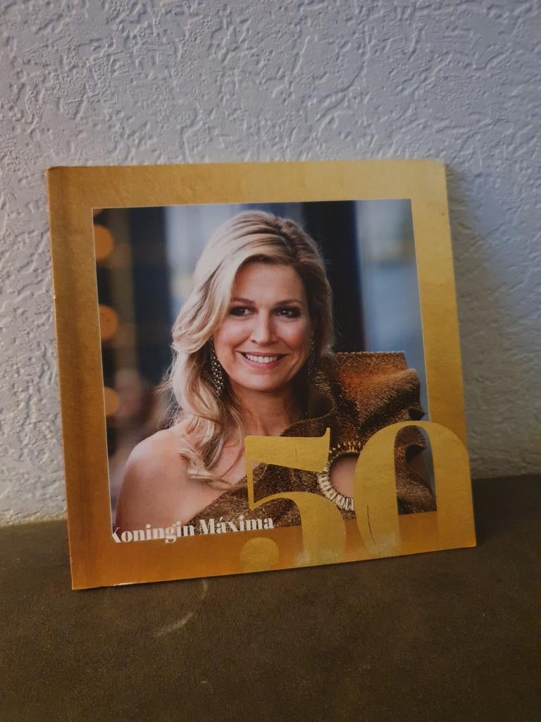 Koningin Máxima 50 - Boek over het leven van de Koningin, Ophalen of Verzenden, Zo goed als nieuw, Nederland, Tijdschrift of Boek
