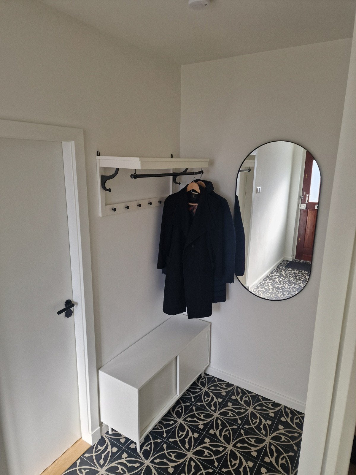 Handige nette witte schoenenkast, Ophalen
