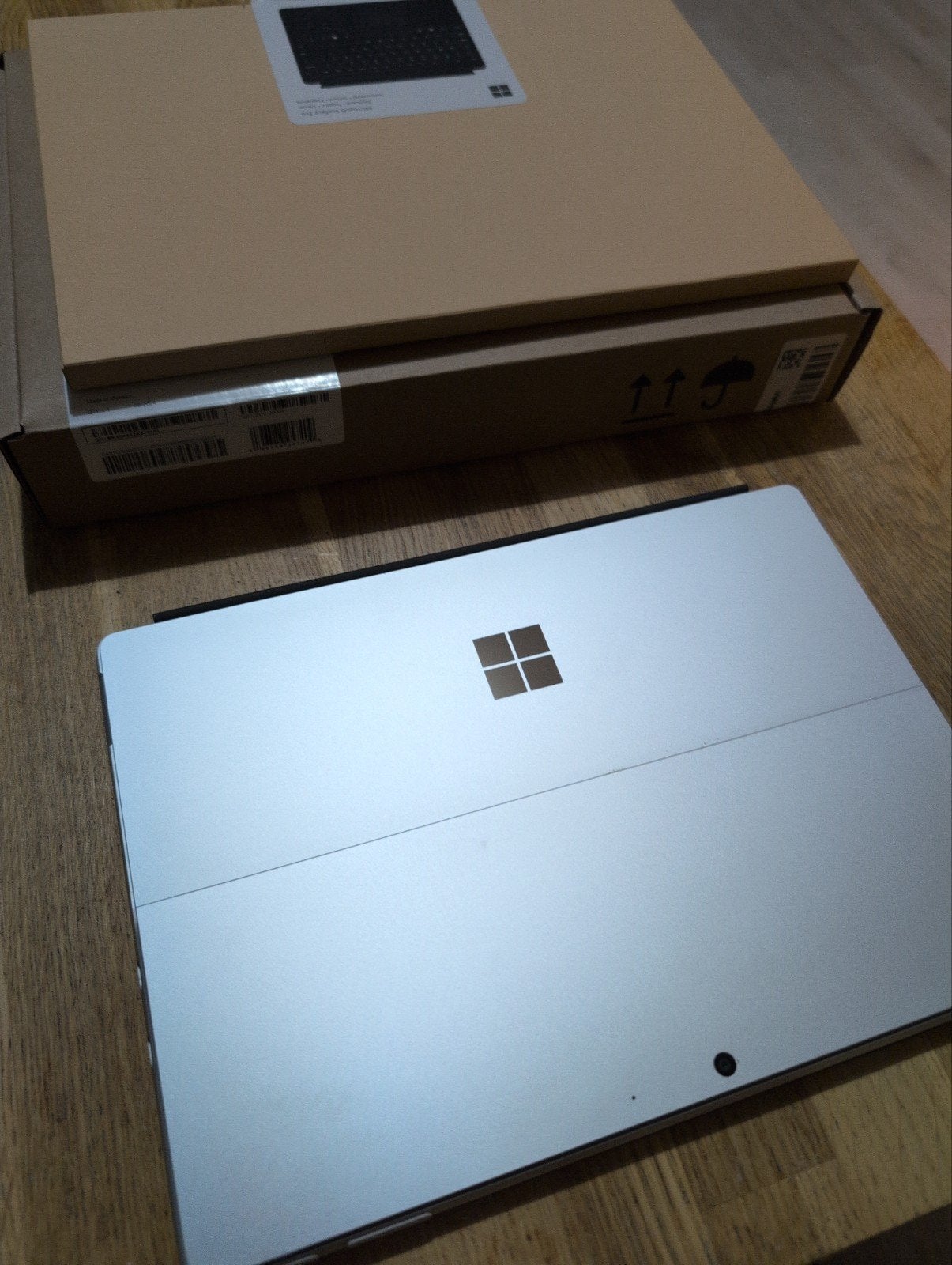 Microsoft Surface Pro 10 for Business - Zo goed als nieuw, Computers en Software, Windows Laptops, 2 tot 3 Ghz, Qwerty, 256GB
