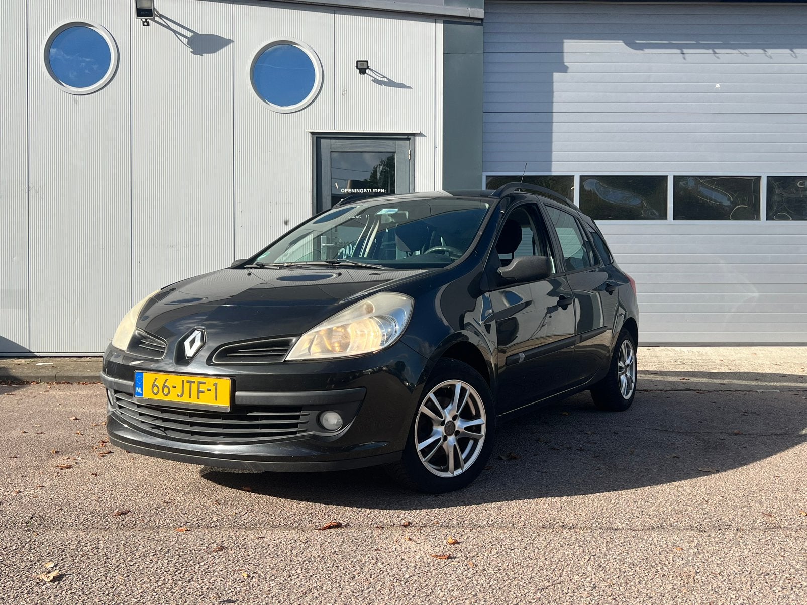 RENAULT CLIO | AIRCO | TREKHAAK | 1.2 | TCE 100 Estate Zwart, Voorwielaandrijving, 535 kg, 4 cilinders, 1095 kg
