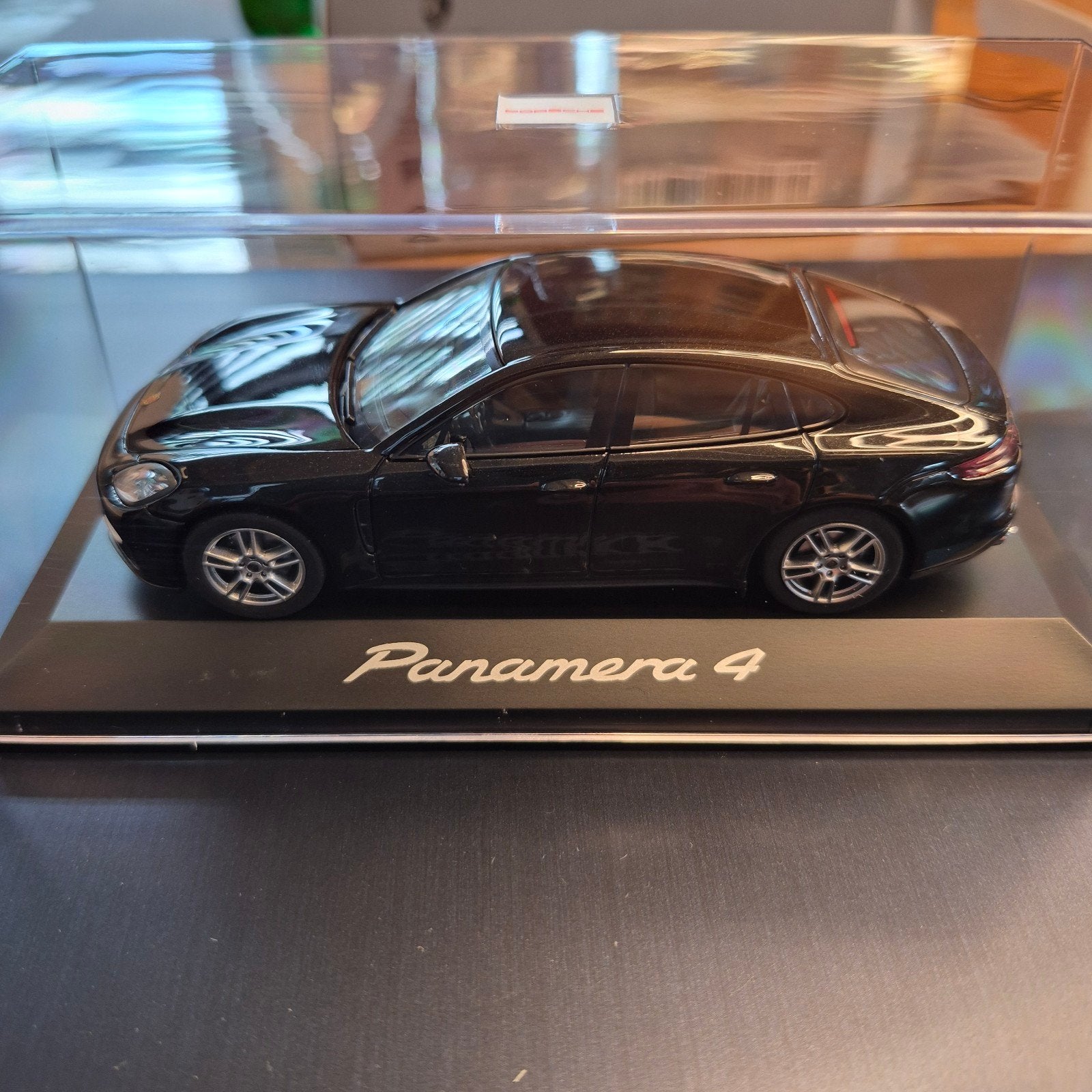 Porsche Panamera 4 - 1:43 - Herpa, Overige merken, Auto, Nieuw, Herpa Miniaturmodelle GmbH