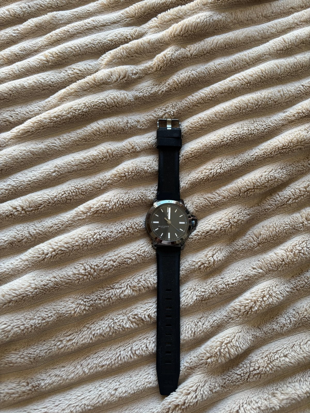 Tommy Hilfiger horloge analoog - Zo goed als nieuw, Staal, Polshorloge, Kunststof, Zo goed als nieuw