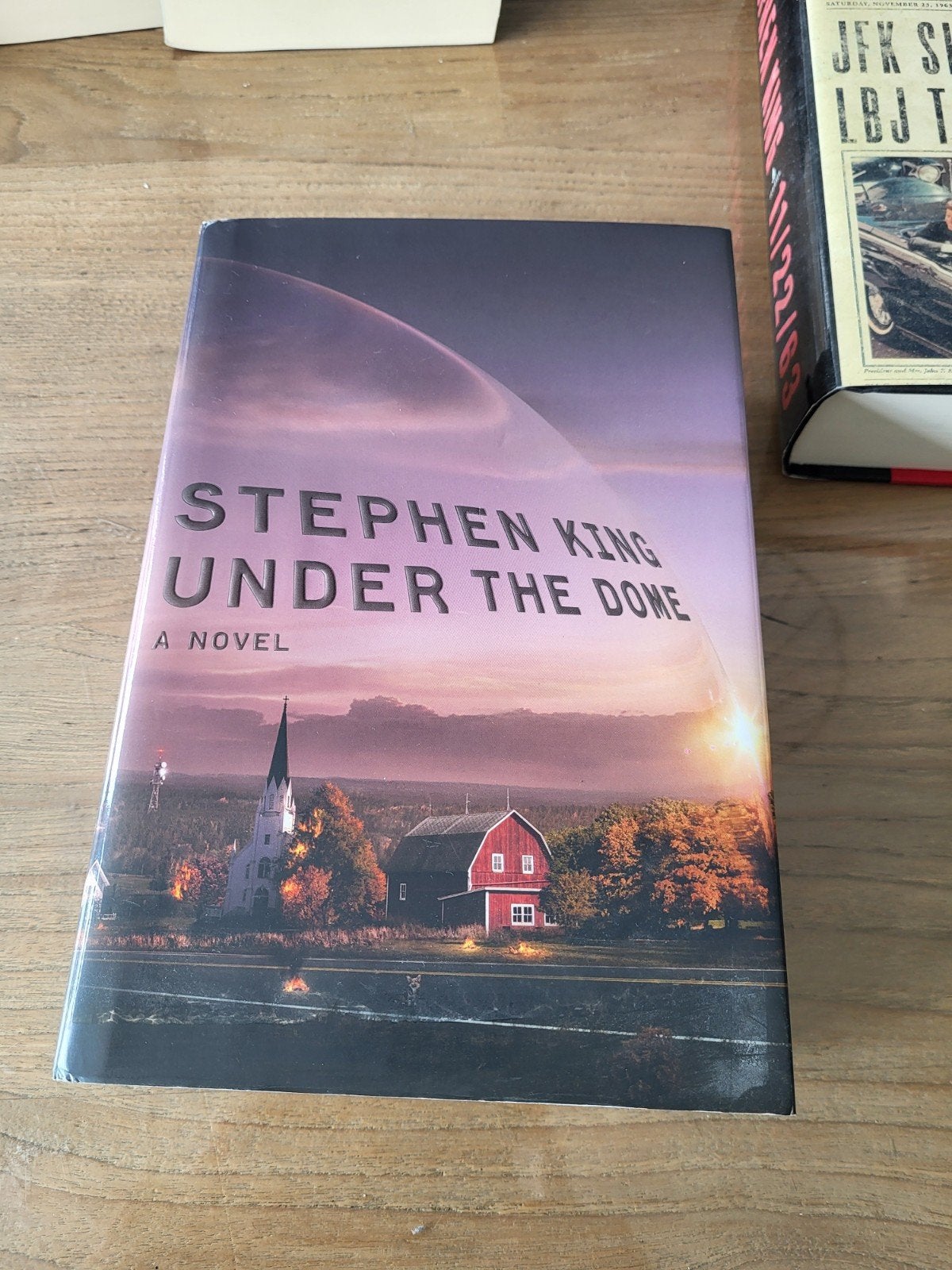 Under The Dome Stephen King Hardcover Engels, Ophalen, Zo goed als nieuw, Amerika