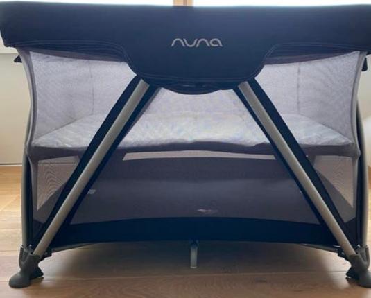 Nuna campingbedje met extra matras, Ophalen of Verzenden, Zo goed als nieuw