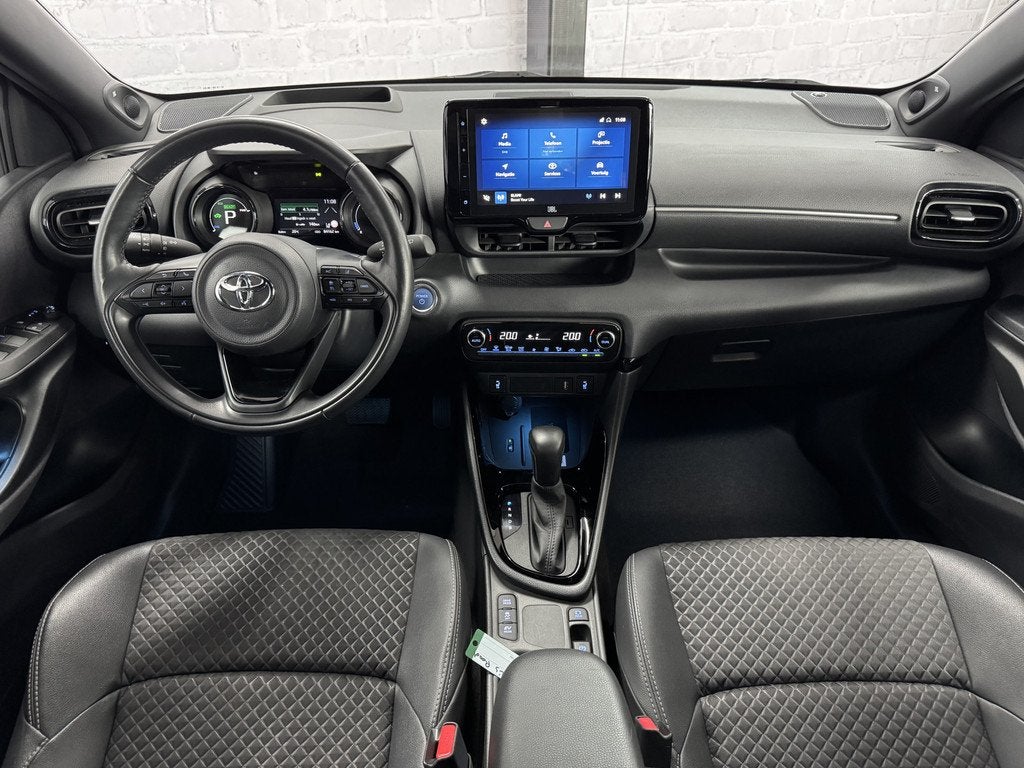 Toyota Yaris 1.5 Hybrid Executive HUD Keyless JBL Camera ACC, 450 kg, Gebruikt, Zwart, 23 km/l