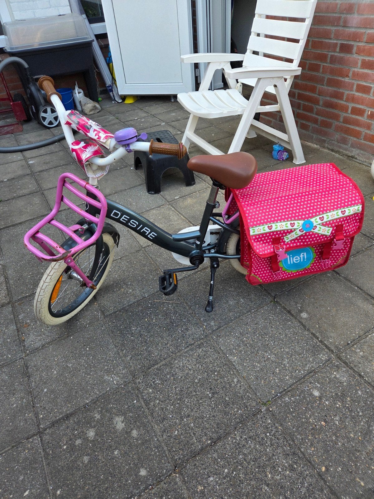 Kinderfiets Desire met roze mand en fietstas, Fietsen en Brommers, Terugtraprem, Gebruikt, Ophalen of Verzenden, Minder dan 16 inch