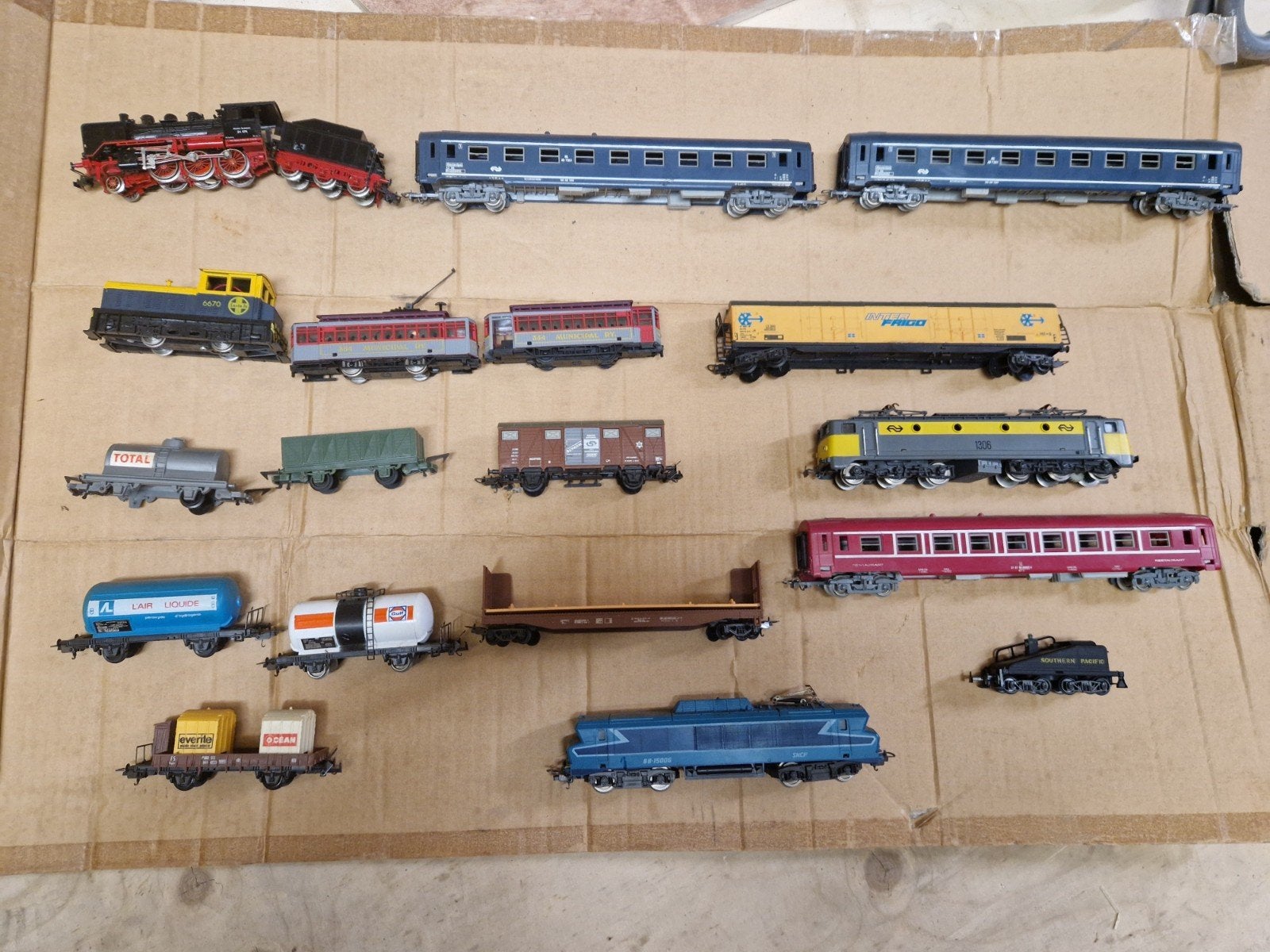Partij modeltrein materiaal, diverse merken en types, Gelijkstroom of Wisselstroom, Analoog, Ophalen, Overige merken