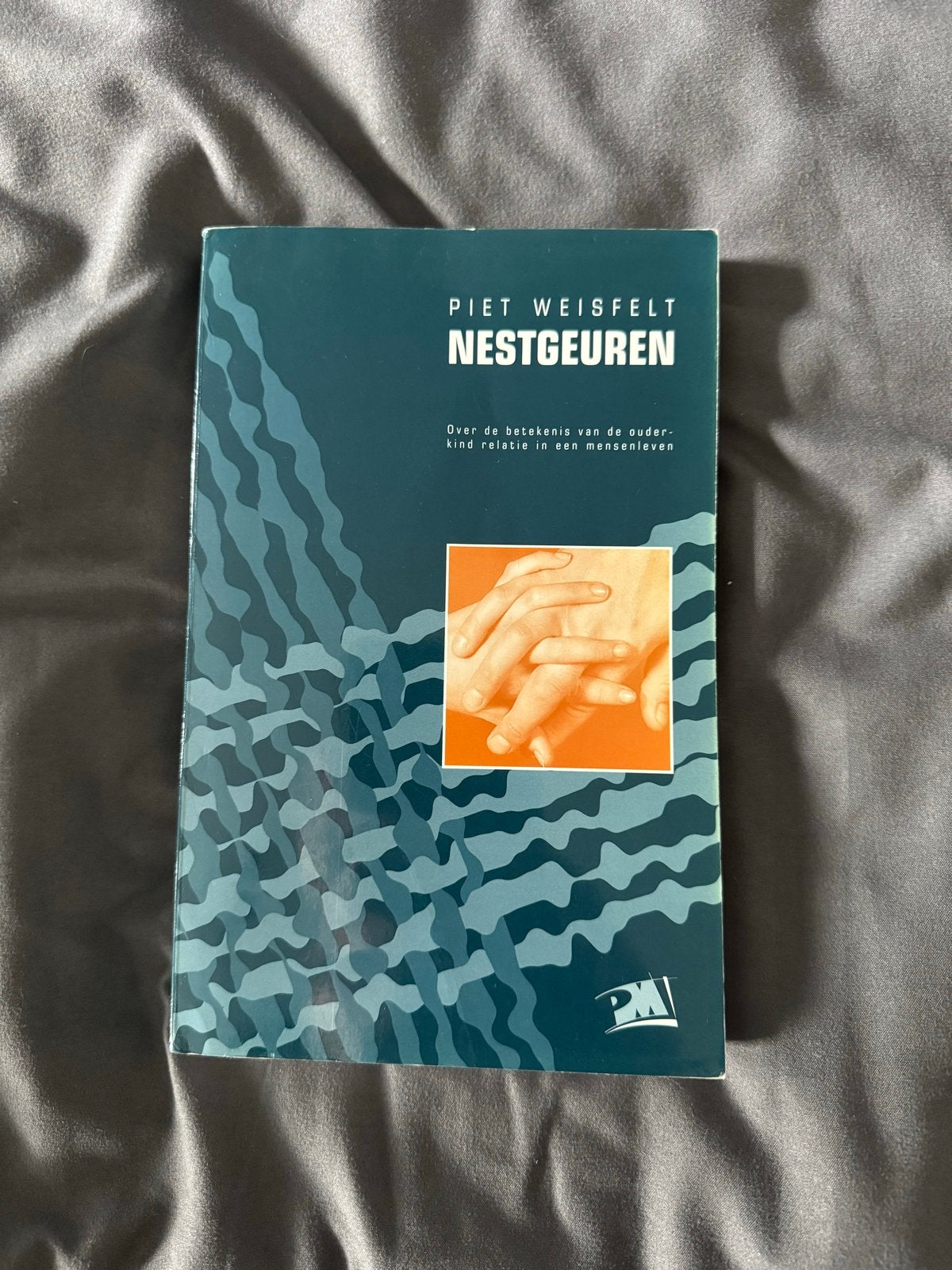 Nestgeuren - Piet Weisfelt (Boek), Ophalen of Verzenden, Zo goed als nieuw