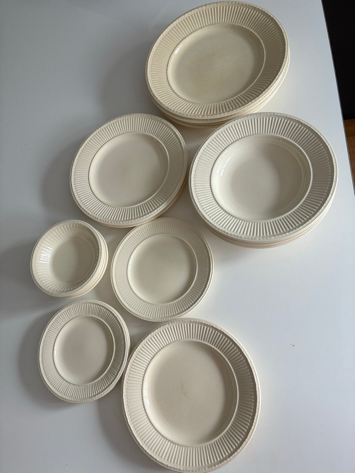 Wedgwood serviesgoed - Diverse maten en hoeveelheden, Huis en Inrichting, Keuken | Servies, Ophalen, Gebruikt, Wedgwood, Compleet servies