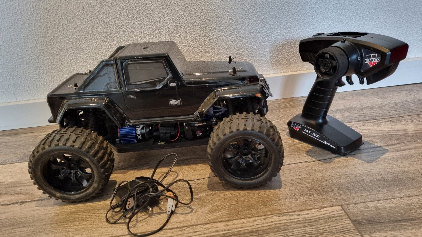 Himoto 1.10 Jeep Wrangler radiografisch bestuurbare jeep, Hobby en Vrije tijd, Gebruikt, Auto offroad, Schaal 1:10, RTR (Ready to Run)