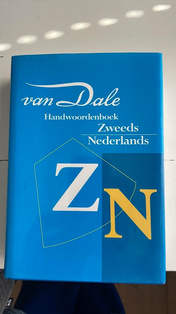 Van Dale Zweeds Nederlands handwoordenboek, Verzenden, Nederlands, Zo goed als nieuw, Van Dale