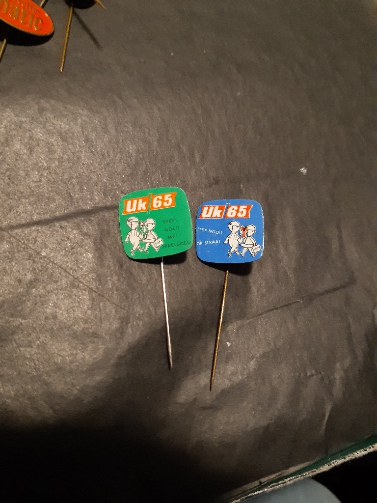 2 x Speldje UK65 (Z190-95), Ophalen of Verzenden, Gebruikt, Overige onderwerpen