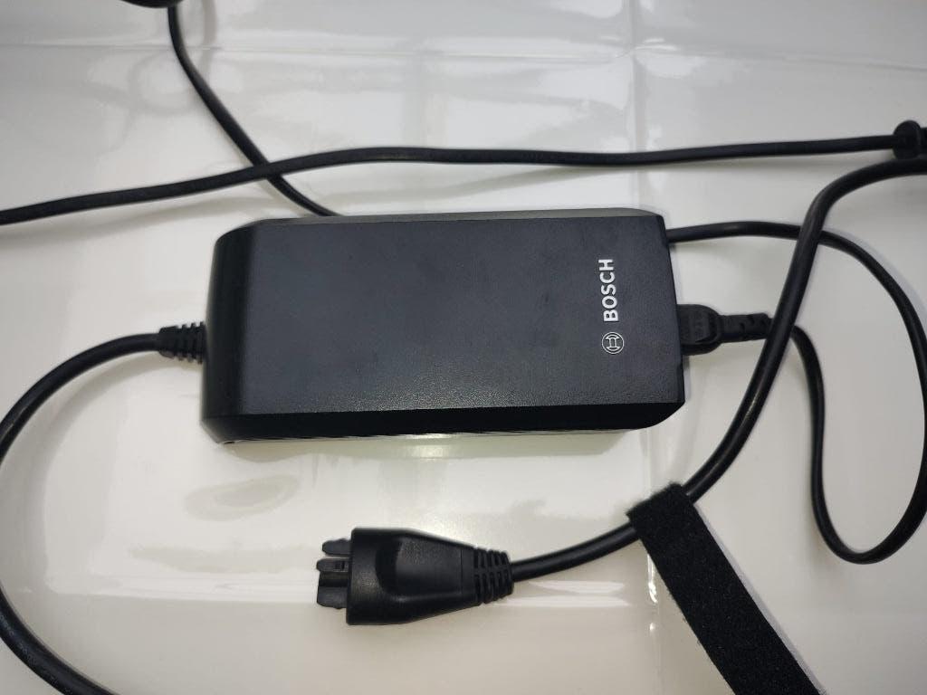 Bosch acculader 2A, Ophalen, Zo goed als nieuw