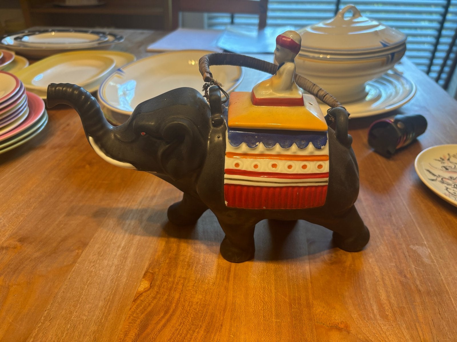 Vintage Olifant Theepot/Suikerpot met Rieten Handvat, Ophalen