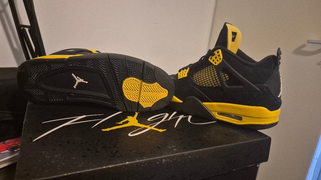 Air jordan 4 thunder, Zwart, Nieuw, Ophalen of Verzenden, Sneakers of Gympen